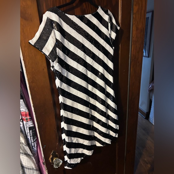 Festive sequin dress - Picture 3 of 5